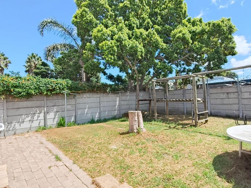 2 Bedroom Property for Sale in Oakglen Western Cape